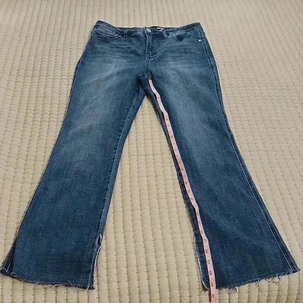 Seven7 bombshell high rise boot jeans: Size 12: split hem